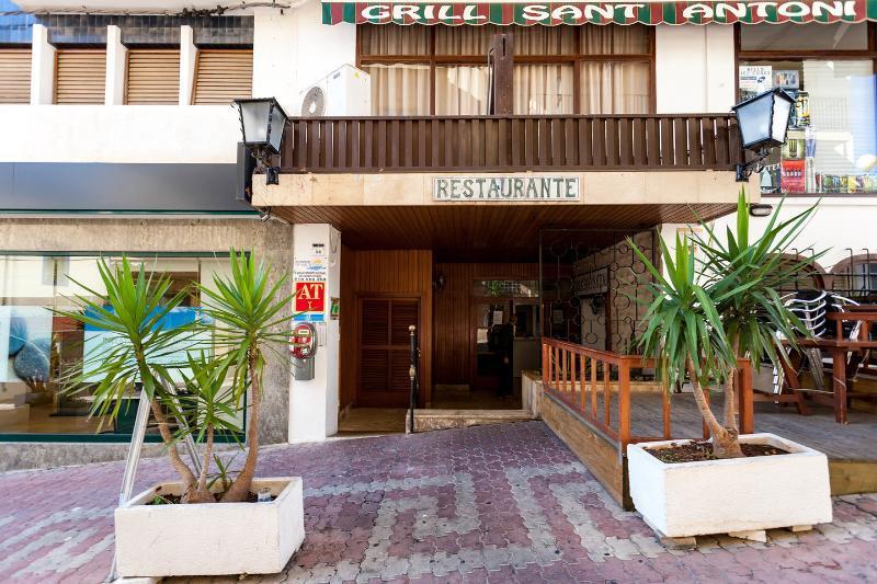 Apartamentos Tramuntana Sant Antoni de Portmany Exterior foto